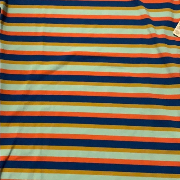 ❤️ 2 for $20 ❤️ Lularoe Gigi striped shirt - Picture 2 of 2